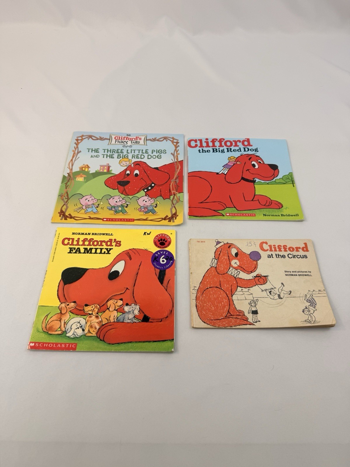 Clifford The Big Red Dog Lot Of 4 Books Paperback Circus Family Fast Ship!!