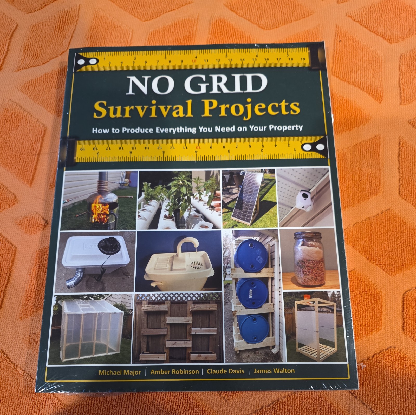 No Grid Survival Projects Paperback Book English