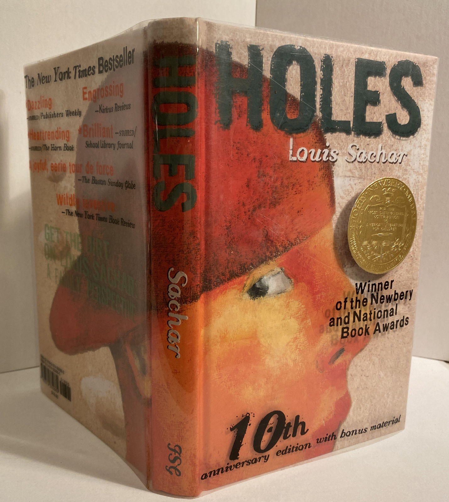 Holes: 10th Anniversary Edition with Bonus Material by Louis Sachar