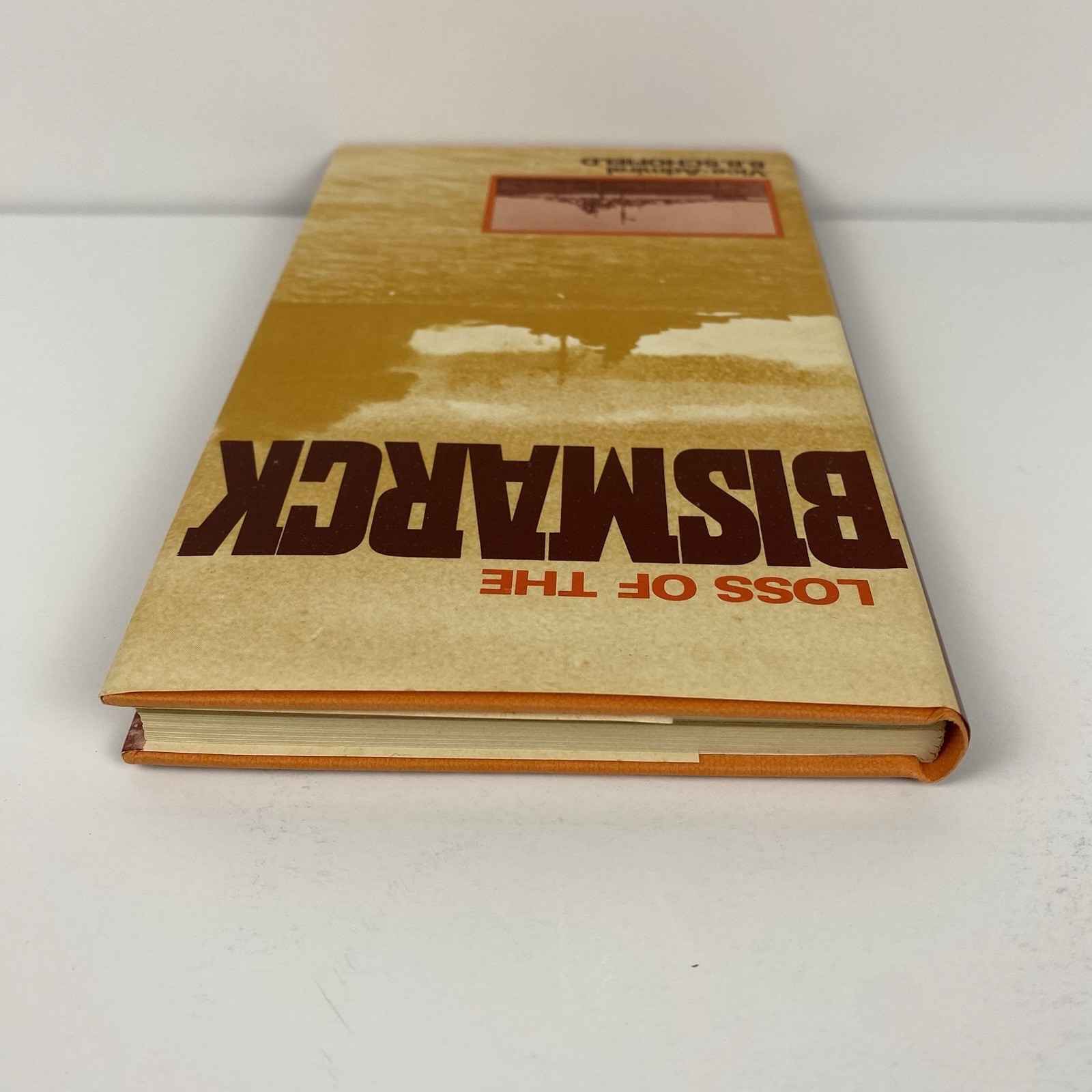 Loss Of The Bismarck Vice Admiral B.B. Schofield Naval Institute Press HCDJ 1972