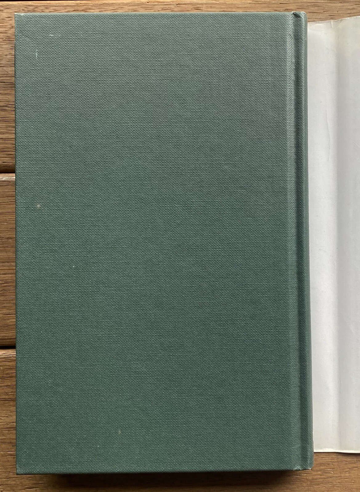 A Passionate Gardener by Ninette Dutton (1990 First Edition HCDJ)