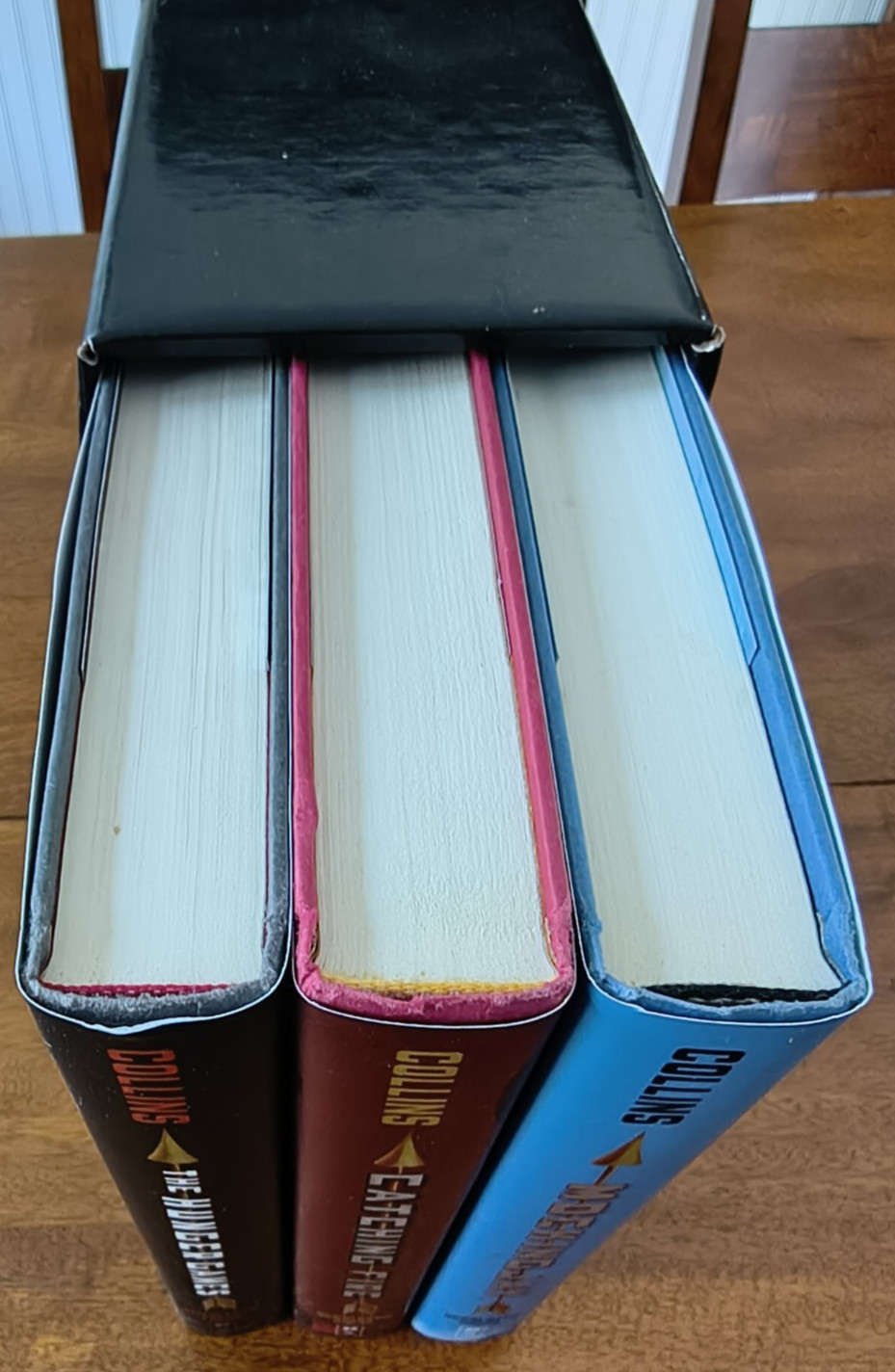 The Hunger Games Trilogy Hardcover Box Set Suzanne Collins 3 Books w/ Slipcase