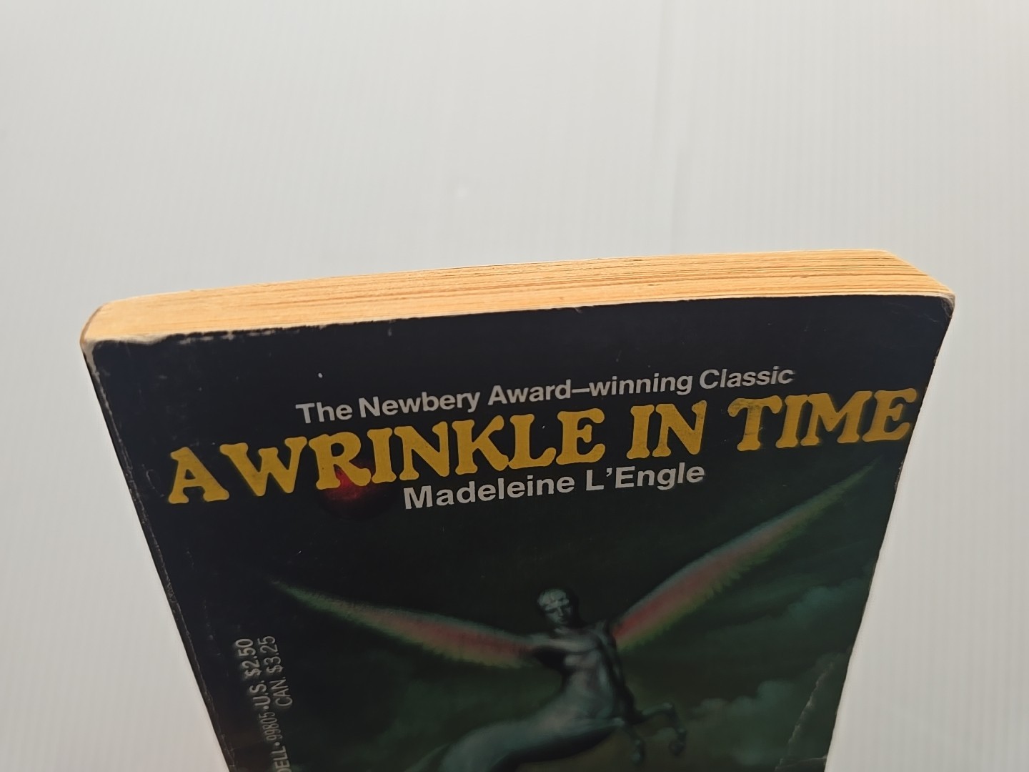 A Wrinkle in Time – Madeleine L’Engle PB 1984 Dell Laurel Leaf (Stranger Things)