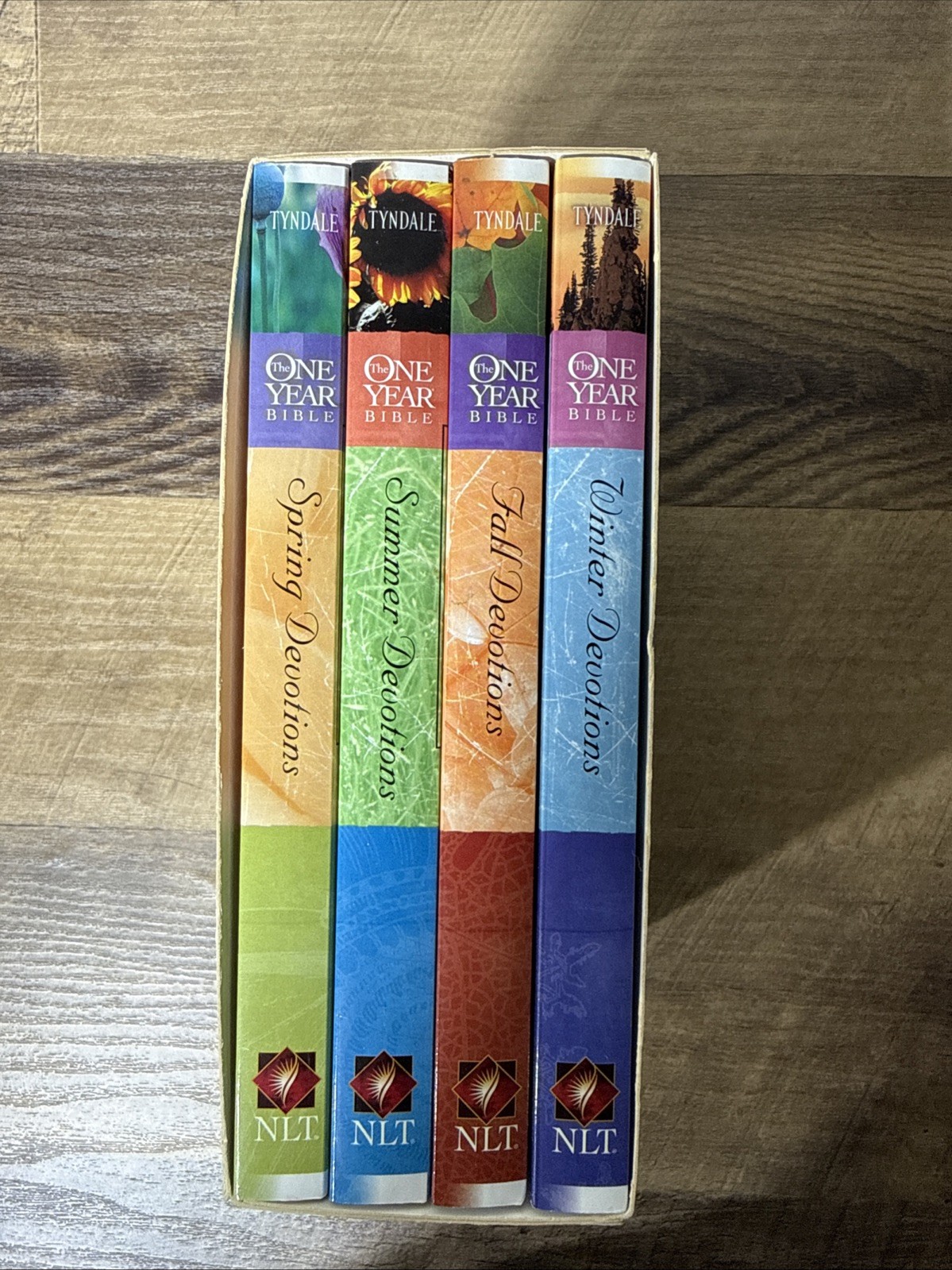 One Year Seasonal Bible NLT slipcase set (One Year Seasonal Gift Set)