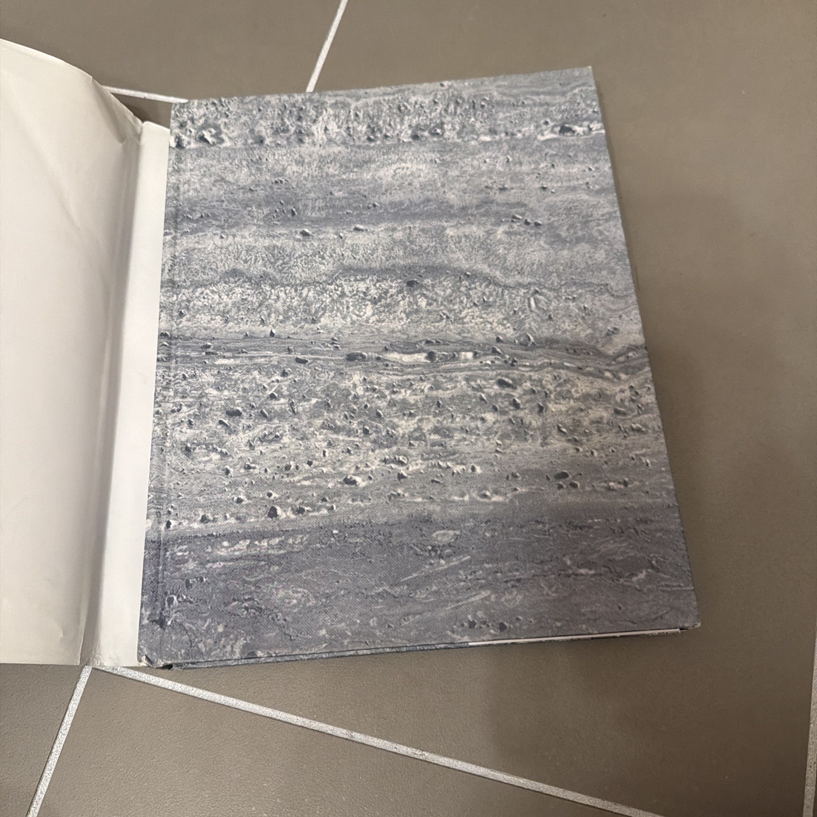 Surfaces: Visual Research for Artists, Architects, and Designers (Surfaces S…