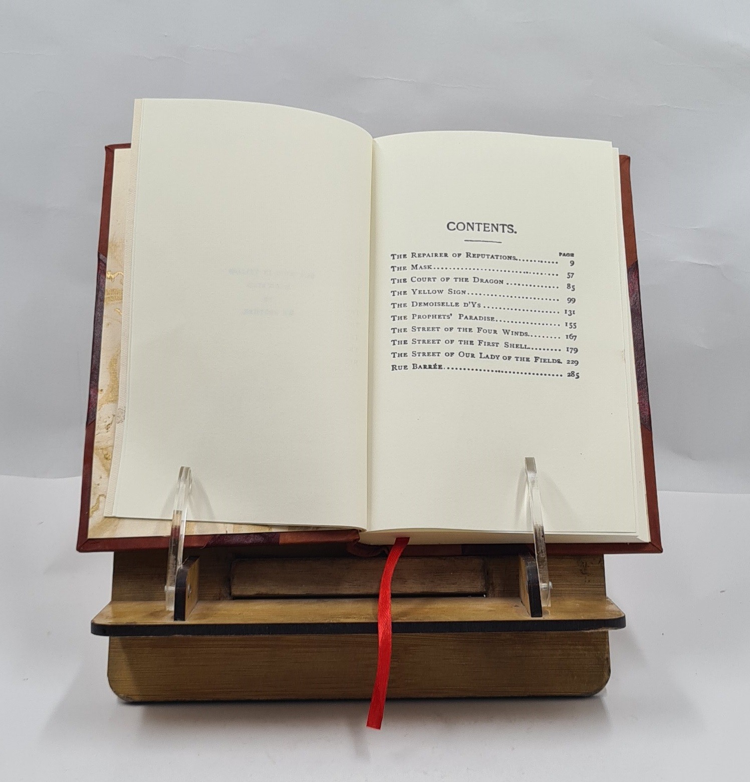 The king in yellow 1895 by Robert W. Chambers [Leather Bound]