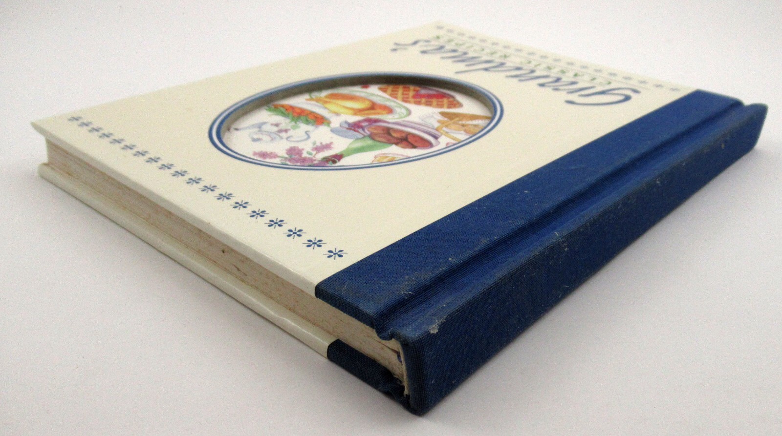 Grandma’s Classic Recipes 2000 – HC Hardcover, 126 pages VG+ L@@K