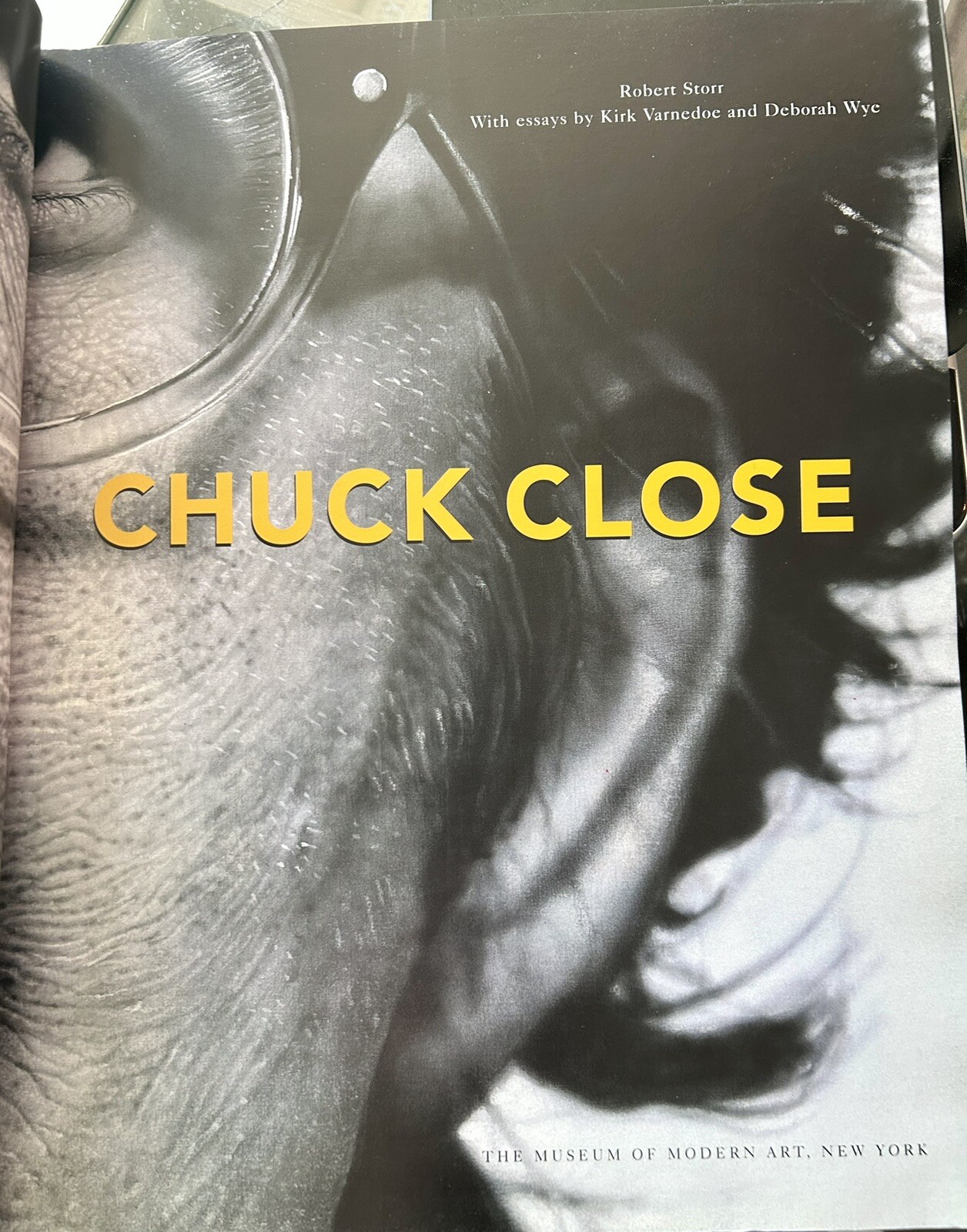 Chuck Close – Museum of Modern Art, New York – Softcover by Robert Storr