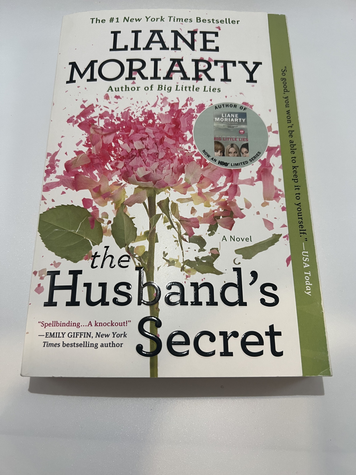 Husband’s Secret by Liane Moriarty (2015, Trade Paperback)