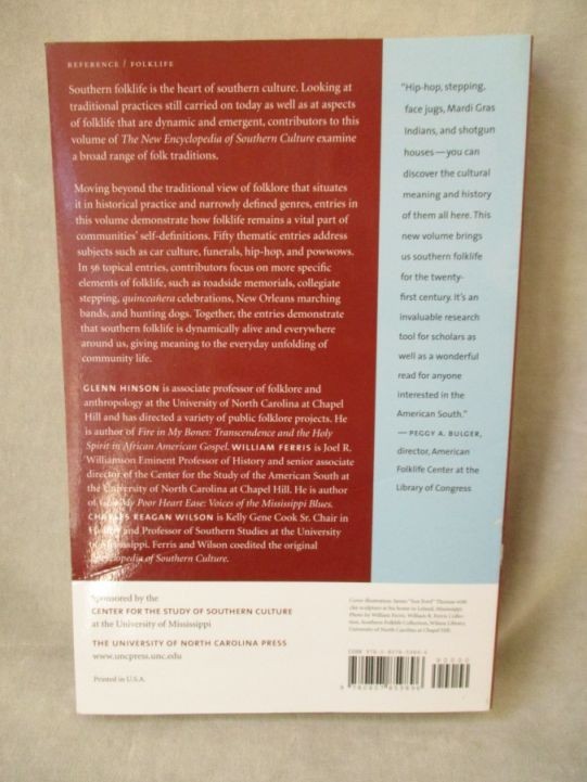The New Encyclopedia of Southern Culture: Folklife Volume 14: Paperback